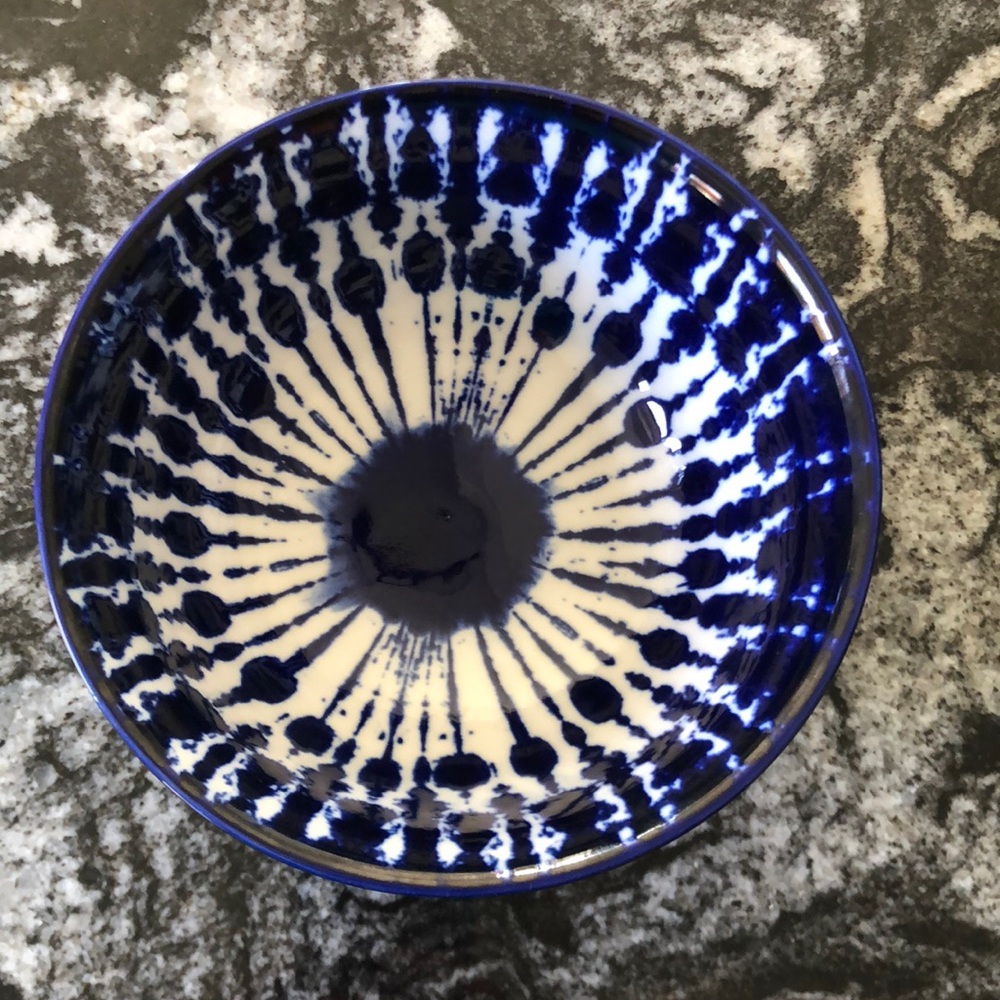 Blue & white ceramic bowl NWOT!!